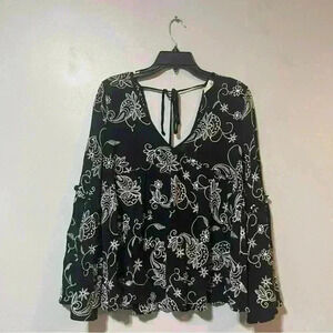 Altar’d State Blouse Women’s Black Embroidered Bell Sleeve Boho Tie Back Size M